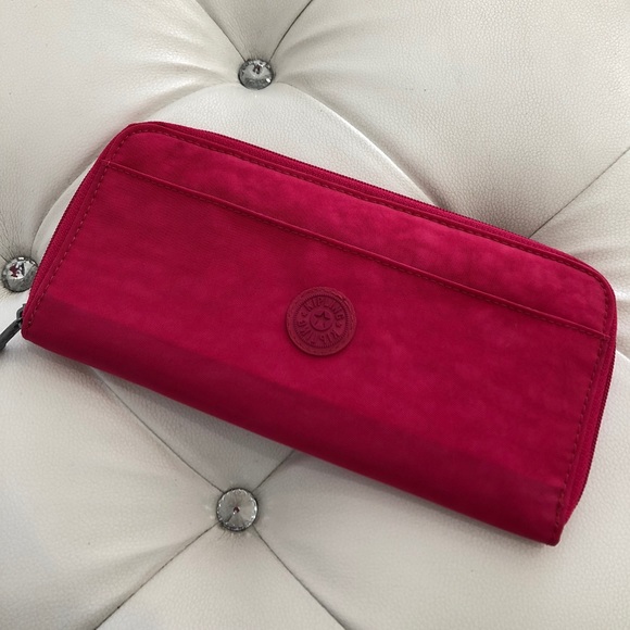 SOLD🐥Kipling Pink Extra Large Travel Passport - Picture 2 of 5